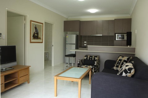 Emerald Inn - Accommodation Redcliffe 2