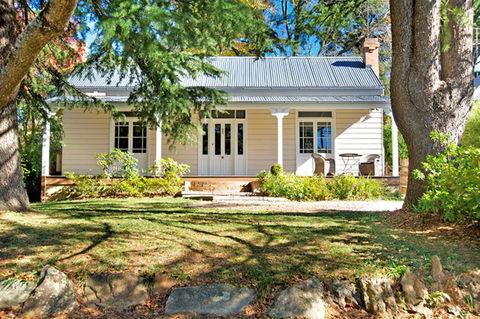 Endellion - Accommodation Redcliffe 0