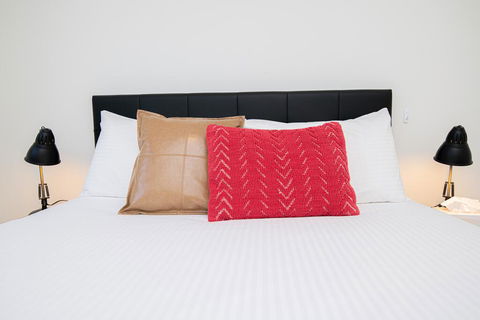 Endsleigh II - Cosy 2 Bedroom Villa, Free Wifi, Near CBD - Accommodation Redcliffe 1