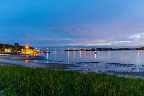 Enjoy The Water Views From Spacious Balcony At Karoonda Sands - Accommodation Redcliffe 3
