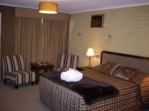 Estelle Kramer Motel - Accommodation Redcliffe 2
