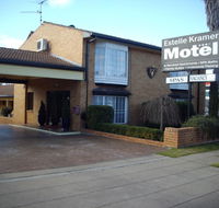 Estelle Kramer Motel - Accommodation Redcliffe