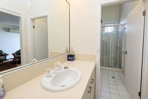 EUREKA - Accommodation Redcliffe 1