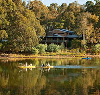 Evedon Lakeside Retreat - Accommodation Redcliffe