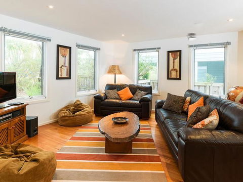 EVERGREEN BEACH HOUSE - Accommodation Redcliffe 1