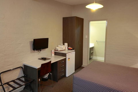 Everton Park Hotel - Accommodation Redcliffe 2