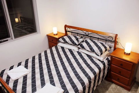 Executively Styled 2 Bed, 2 Bath, Perfect Location - Accommodation Redcliffe 2