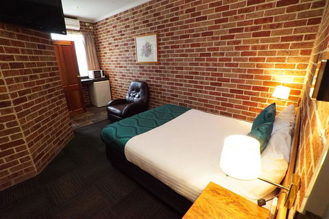 Exies Bagtown - Accommodation Redcliffe 3