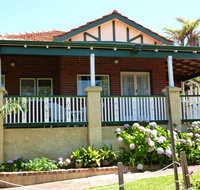 Exley House BB - Accommodation Redcliffe