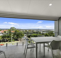 Exquisite Penthouse with views to Laguna Bay - Unit 3 Taralla 18 Edgar Bennett Avenue - Accommodation Redcliffe