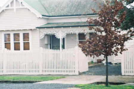 Eyre House - Accommodation Redcliffe 2