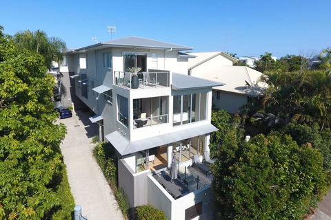 Fabulous 3 Bedroom Noosa Townhouse - Accommodation Redcliffe 0