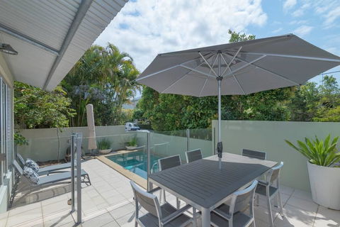 Fabulous 3 Bedroom Noosa Townhouse - Accommodation Redcliffe 2
