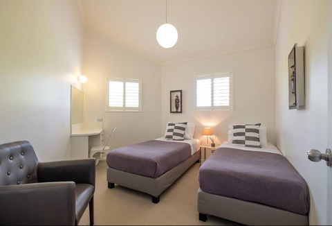 Fabulous Kangaroo Point 3 Bedroom Apartment - Accommodation Redcliffe 1