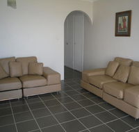 Fabulous location - Ground Floor Waterfront Unit Clearview Apartments - Accommodation Redcliffe