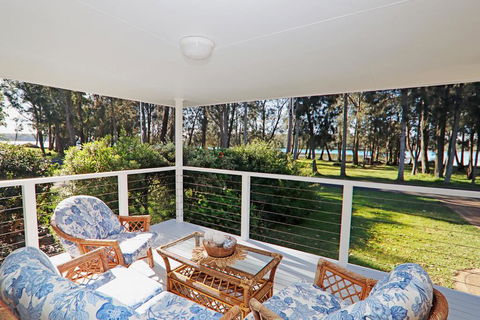 Fair Views - Accommodation Redcliffe 3