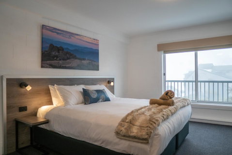 Falls Creek Hotel - Accommodation Redcliffe 1