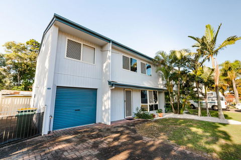 Family Getaway Close To Beach And Restaurants - Accommodation Redcliffe 0