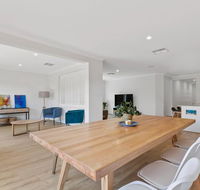 Family holiday paradise - new modern beach house - Accommodation Redcliffe