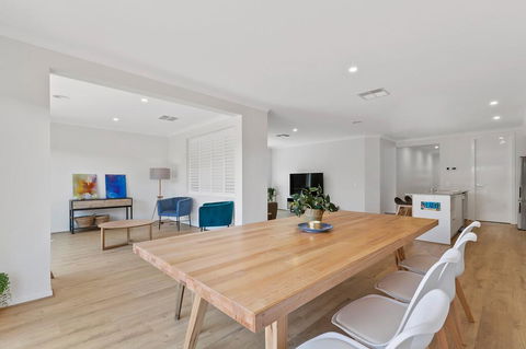 Family Holiday Paradise - New Modern Beach House - Accommodation Redcliffe 0