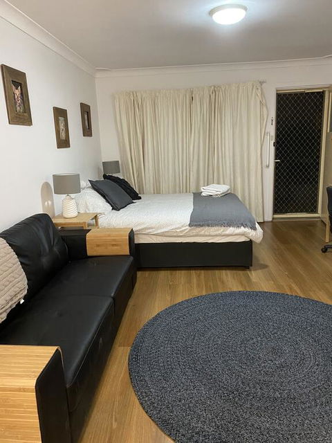 Family Unit March St Orange - Accommodation Redcliffe 1