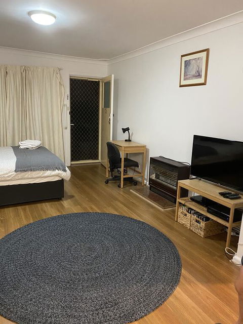 Family Unit March St Orange - Accommodation Redcliffe 2