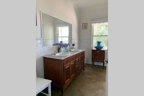Farm House At The Gateway To The King Valley - Accommodation Redcliffe 1