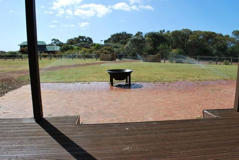 Farm Lane Retreat - Accommodation Redcliffe 3