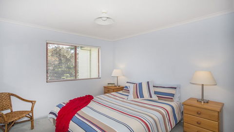 Fathoms 17 - Mollymook ALL LINEN PROVIDED - Accommodation Redcliffe 2