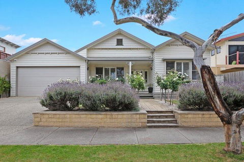 Fischer Retreat 133 - Accommodation Redcliffe 0