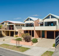 Fischer Torquay by Gold Star Stays - Accommodation Redcliffe