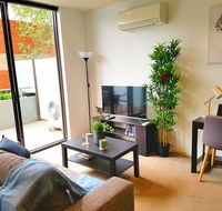FITZROY FANTASTIC 1BR APT with FREE WINE NETFLIX WIFI close to TRAMS COLES - Accommodation Redcliffe