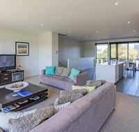 Five Shell - Accommodation Redcliffe