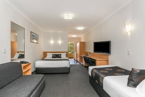 Flag Motor Lodge - Accommodation Redcliffe 3