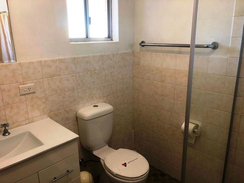 Flat 2 - 3 Bay Lane - Accommodation Redcliffe 2