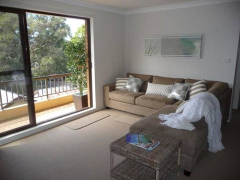 Fleur Court, Unit 9, 26-28 Head Street - Accommodation Redcliffe 2