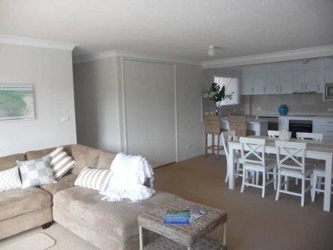 Fleur Court, Unit 9, 26-28 Head Street - Accommodation Redcliffe 1