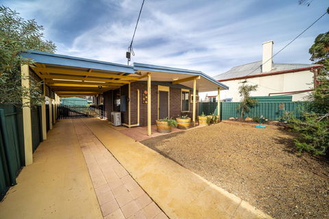 Flinders Ranges Bed And Breakfast - Accommodation Redcliffe 1