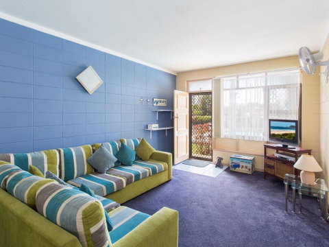 Forster Holiday Lodge 09 - Accommodation Redcliffe 3