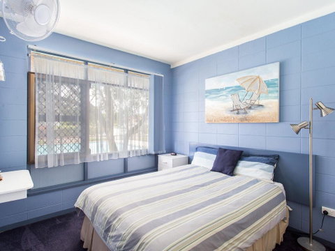 Forster Holiday Lodge 09 - Accommodation Redcliffe 2