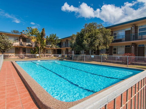 Forster Holiday Lodge 18 - Accommodation Redcliffe 1