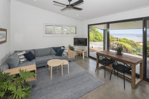 FortyTwo Mini - Accommodation Redcliffe 0
