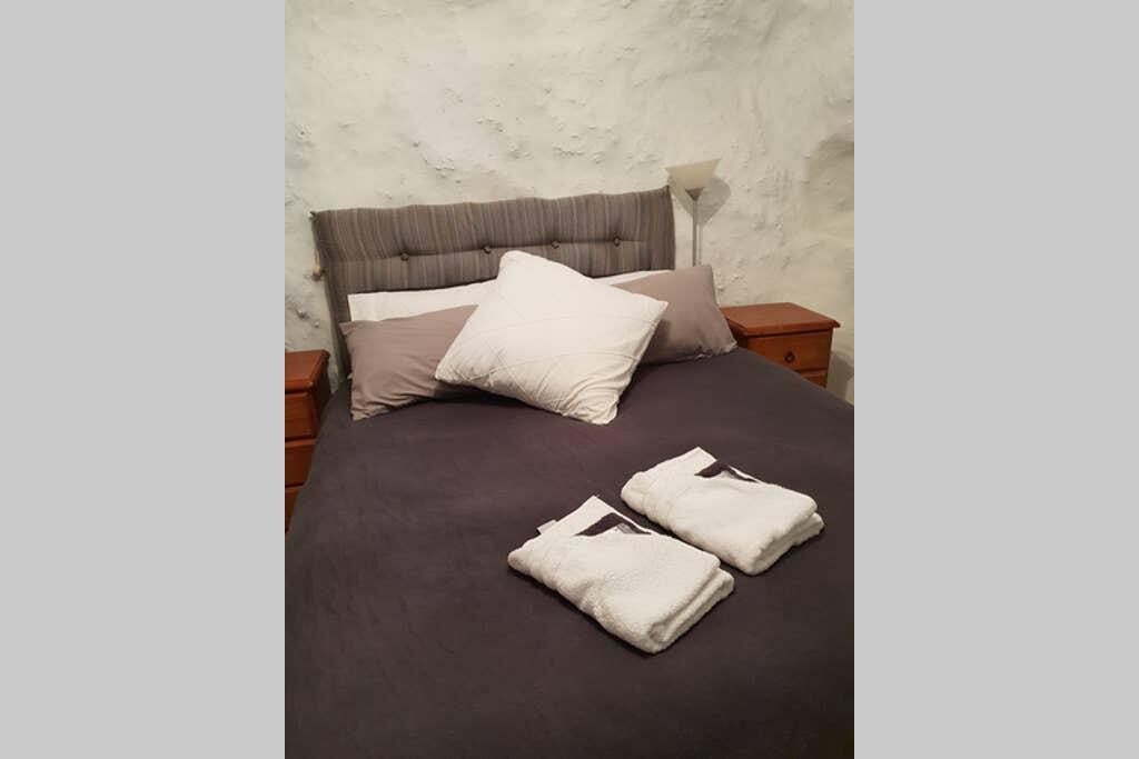 White Cliffs NSW Accommodation Redcliffe