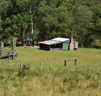 Four Bull Hut - Accommodation Redcliffe