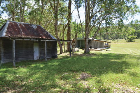 Four Bull Hut - Accommodation Redcliffe 1