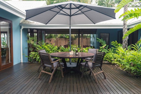 Frangipani Beach House - Newell Beach - Accommodation Redcliffe 3