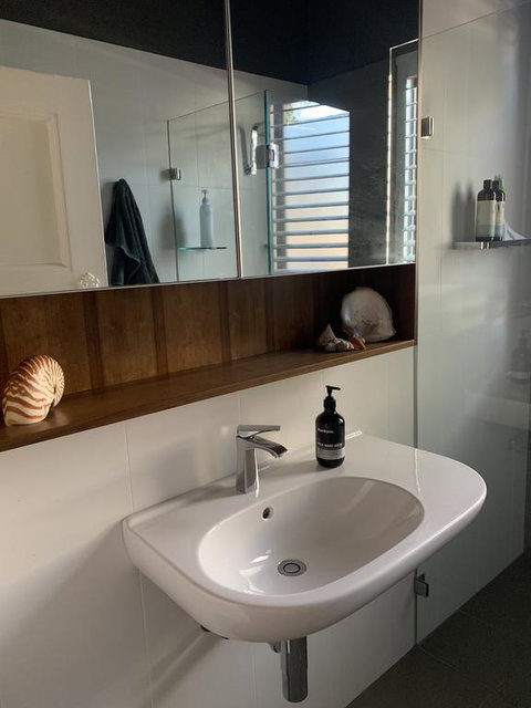 Frangipani House Cooks Hill - Accommodation Redcliffe 2