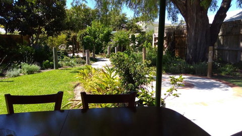 Friends Holiday House - Accommodation Redcliffe 1