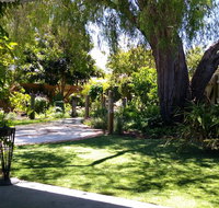 Friends Holiday House - Accommodation Redcliffe
