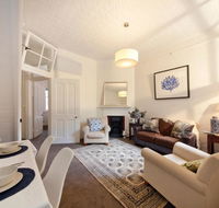 FUN TIMES in HUGE house 1 minute to SYDNEY HARBOUR - Accommodation Redcliffe